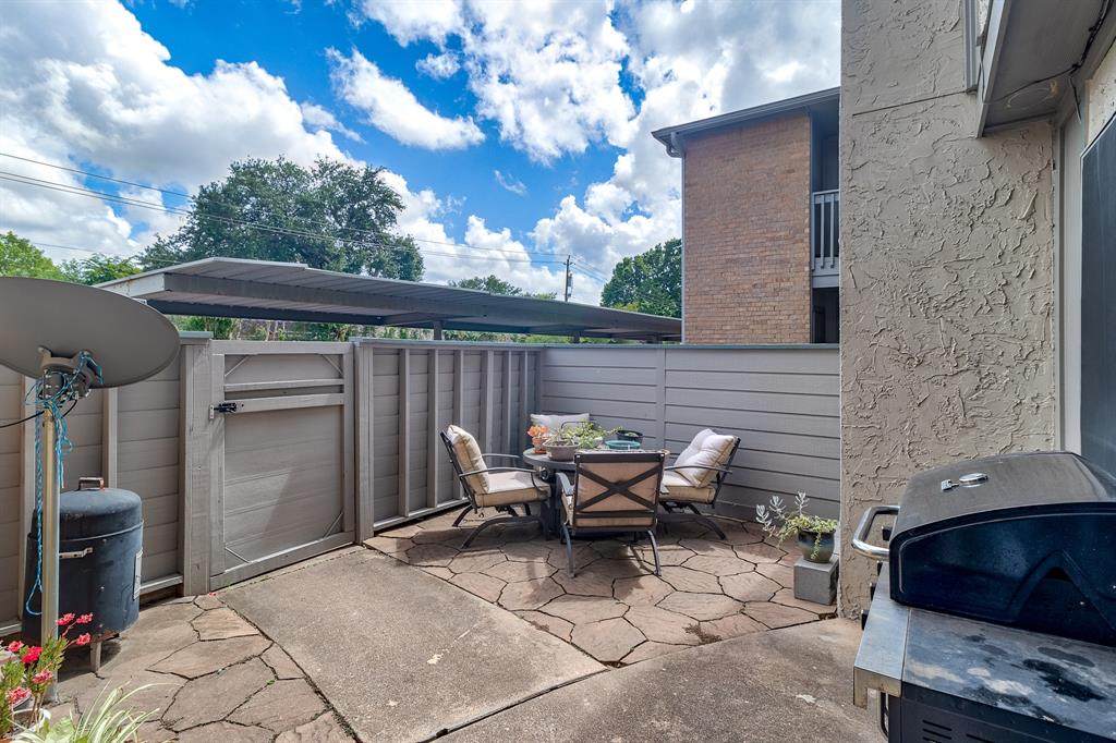 260 El Dorado Boulevard - Photo 1