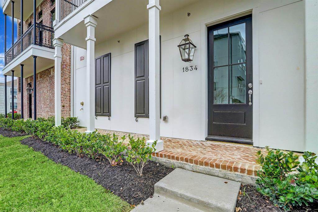 1834 Main Street - Photo 1