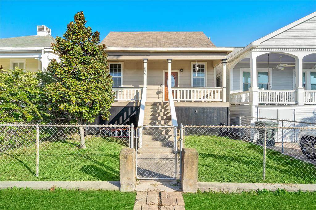 806 Winnie Street - Photo 1