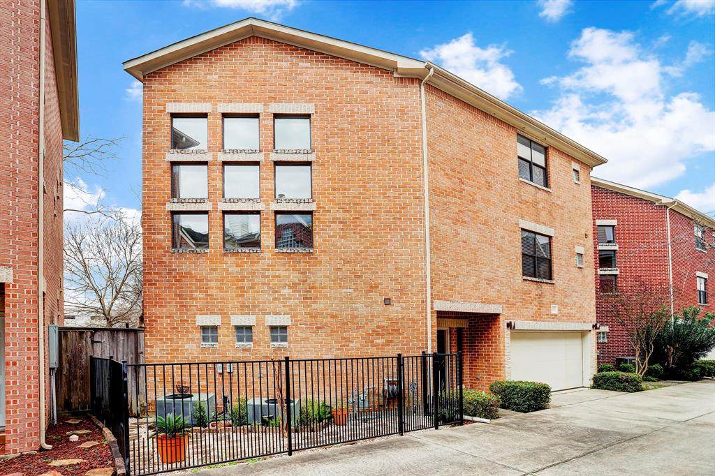 5917 Petty Street - Photo 1