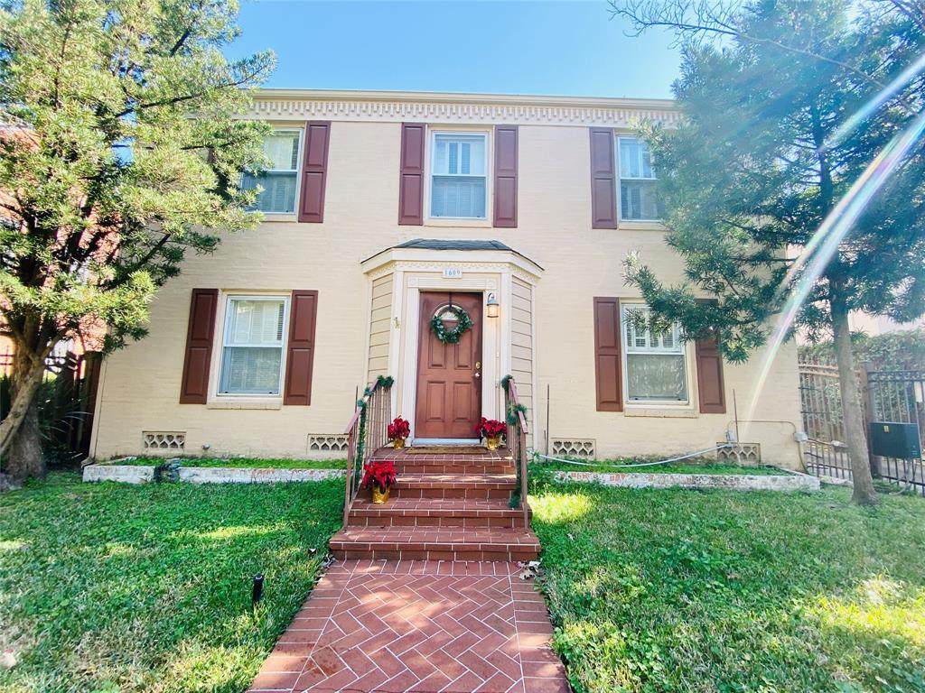 1609 Driscoll Street - Photo 1