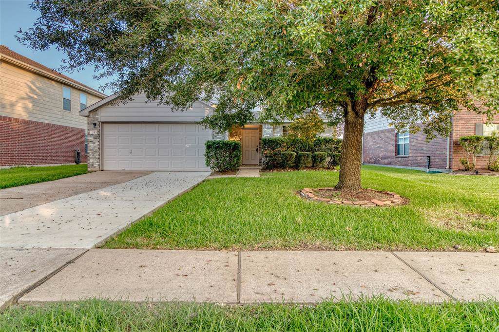 1319 Emilee Court - Photo 1
