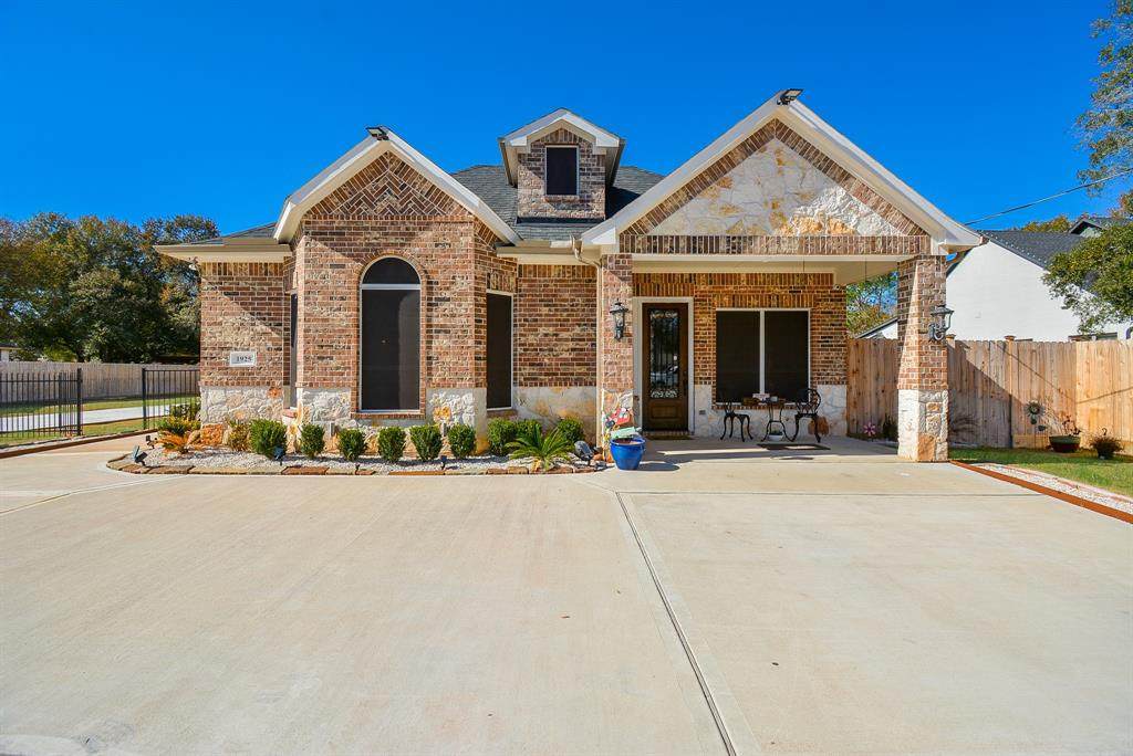1925 Airline Drive - Photo 1