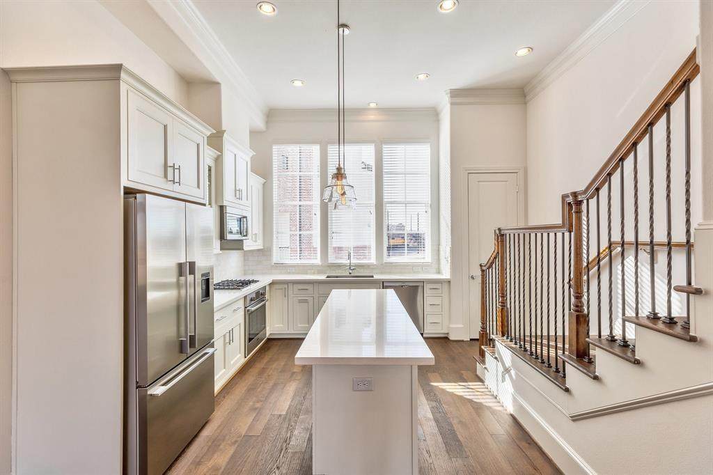 2743 Maxroy Street - Photo 1