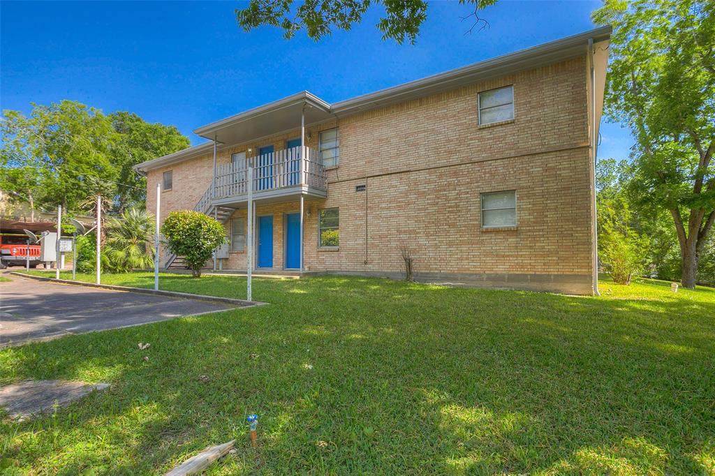525 12th Street - Photo 1
