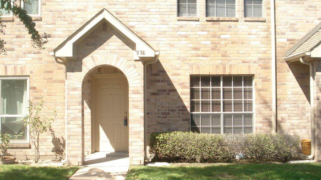928 Birnham Woods Bl - Photo 1