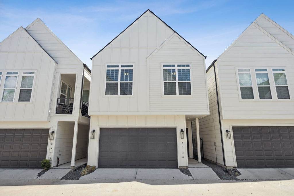 5734 White Magnolia Street - Photo 1