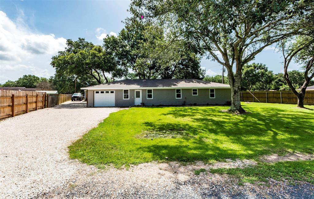 366 Lakeview Lane - Photo 1