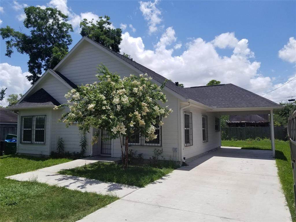 2528 Bennington St Street - Photo 1