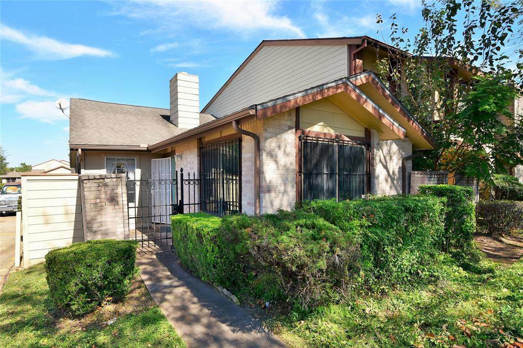12551 Wellington Park Drive - Photo 1