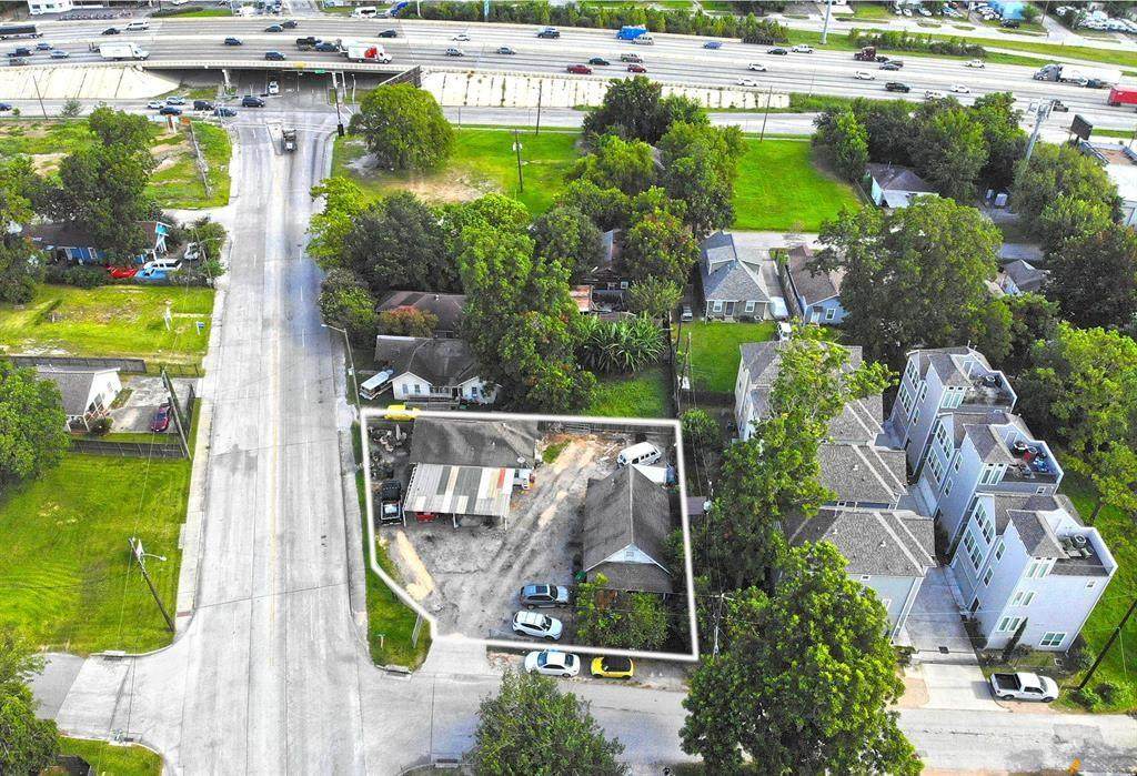 707 28th Street - Photo 1