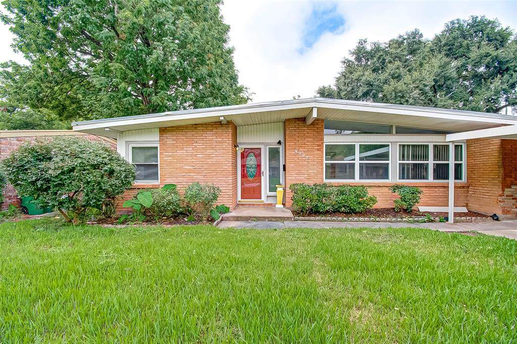 5007 Poinciana Drive - Photo 1