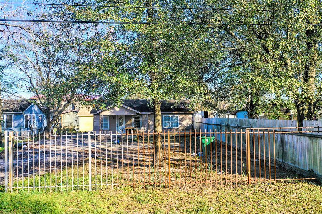 8838 Heatherside Street - Photo 1