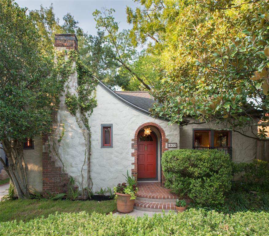 1635 Hawthorne Street - Photo 1