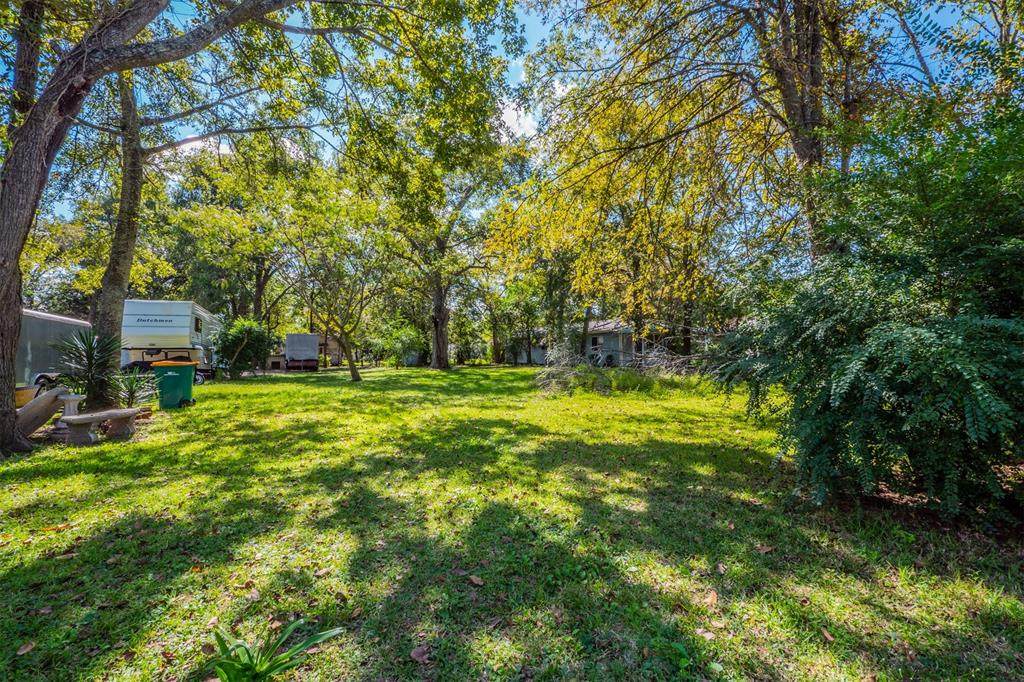 511 Avenue H - Photo 1