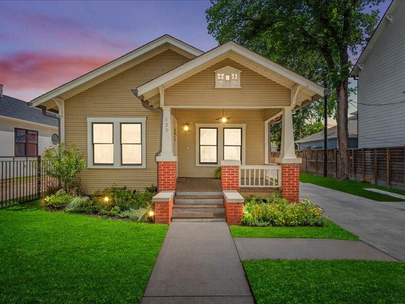 629 19th Street - Photo 1