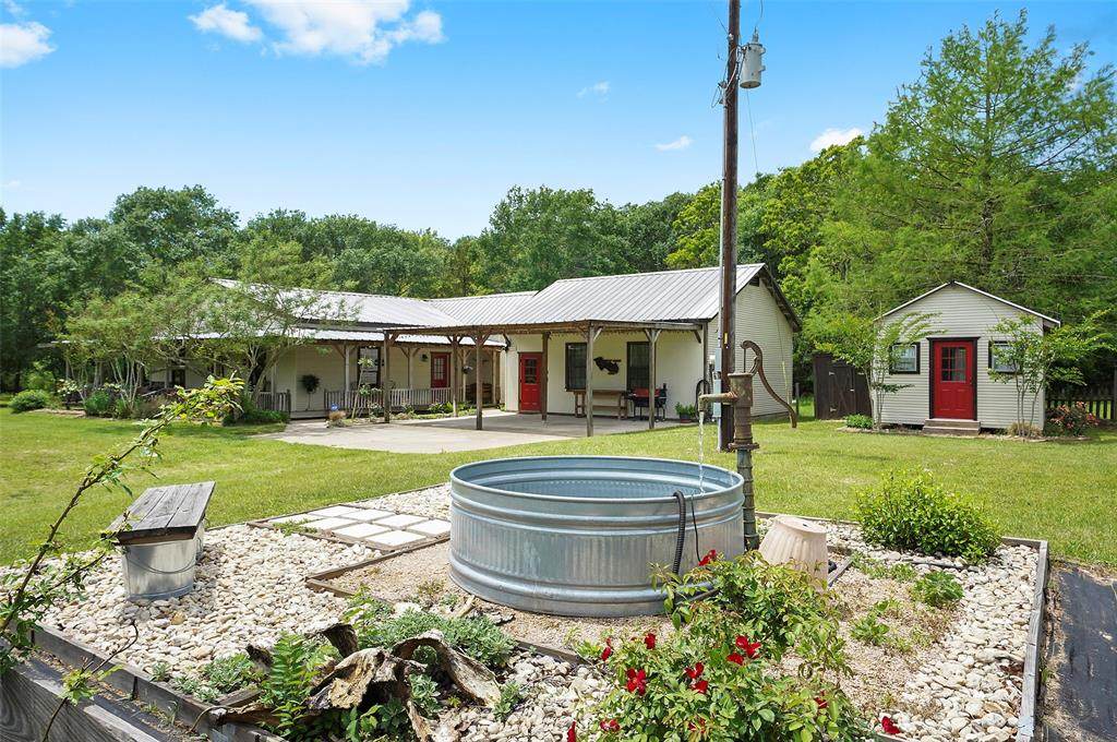 2205 25th Street - Photo 1