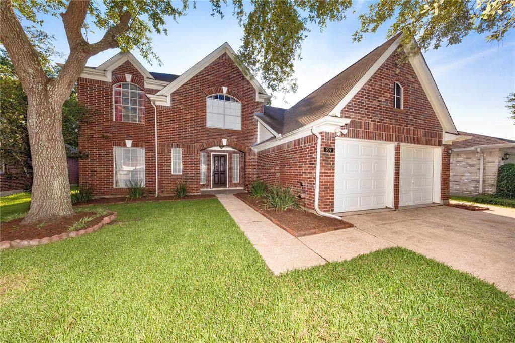 207 Harwood Drive - Photo 1