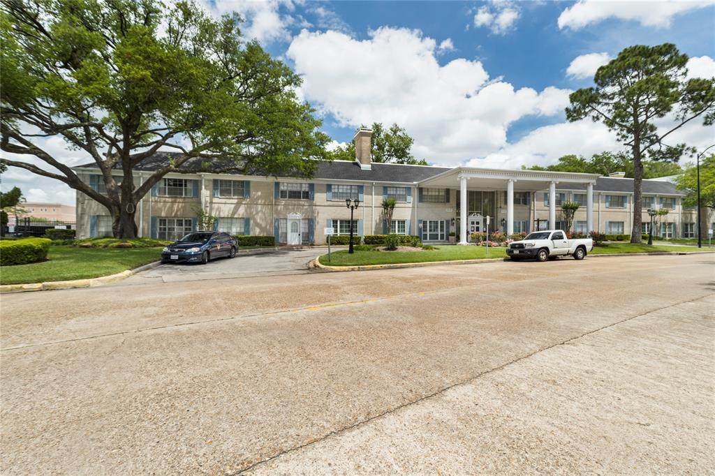 2600 Bellefontaine Street - Photo 1