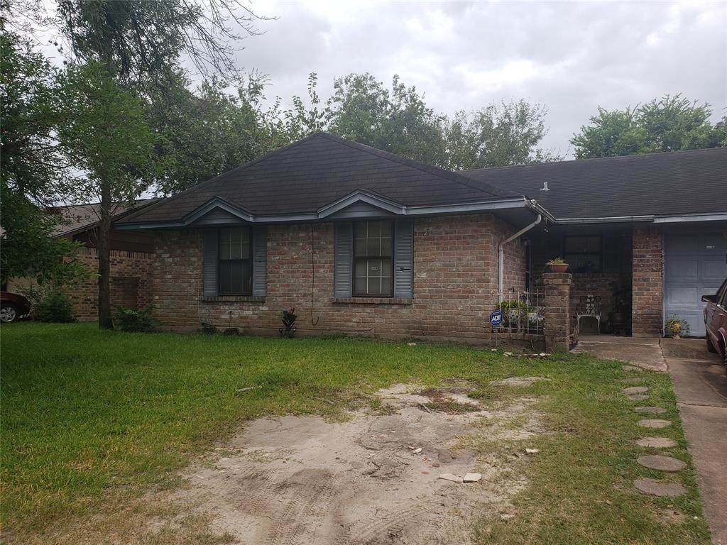 8835 Glenhouse Drive - Photo 1