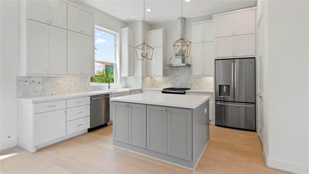 1419 Fowler Street - Photo 1
