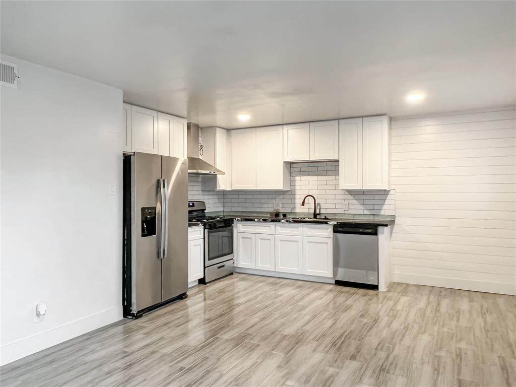 1529 Wirt Road - Photo 1