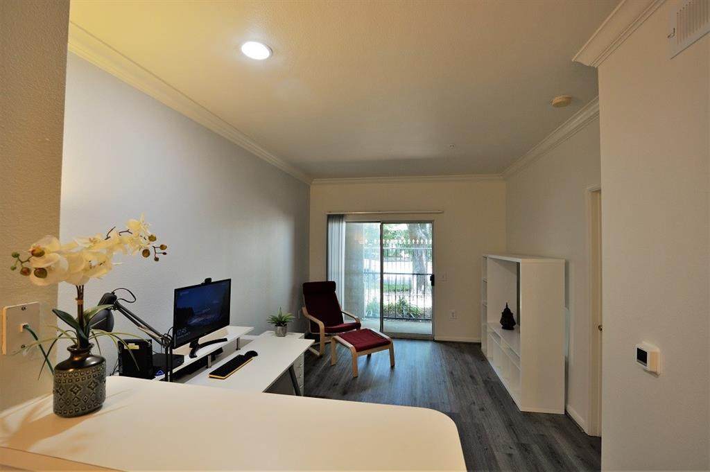3231 Allen Parkway - Photo 1