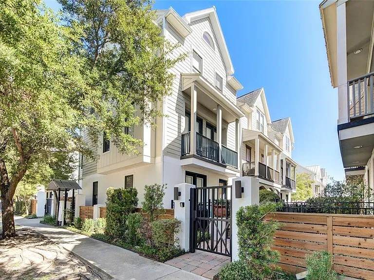 3217 Maxroy Street - Photo 1