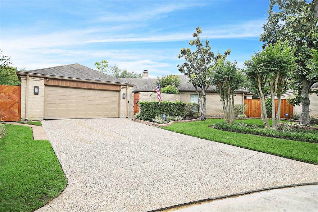302 Commodore Way - Photo 1