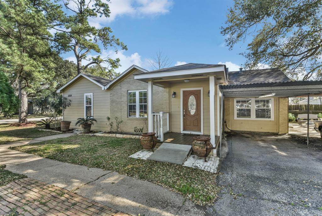 2814 Avenue J - Photo 1