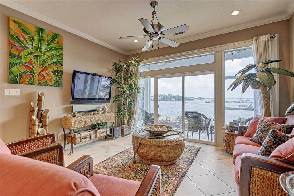 168 Lake Point Boulevard - Photo 1