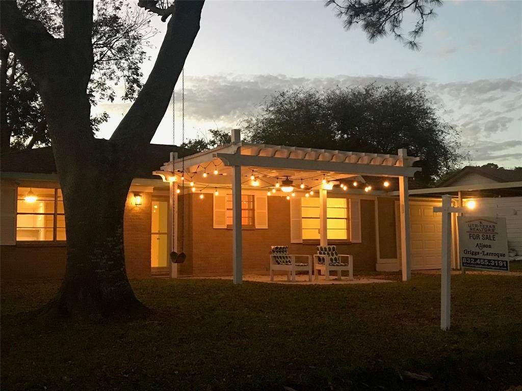 5022 Caroline Street - Photo 1