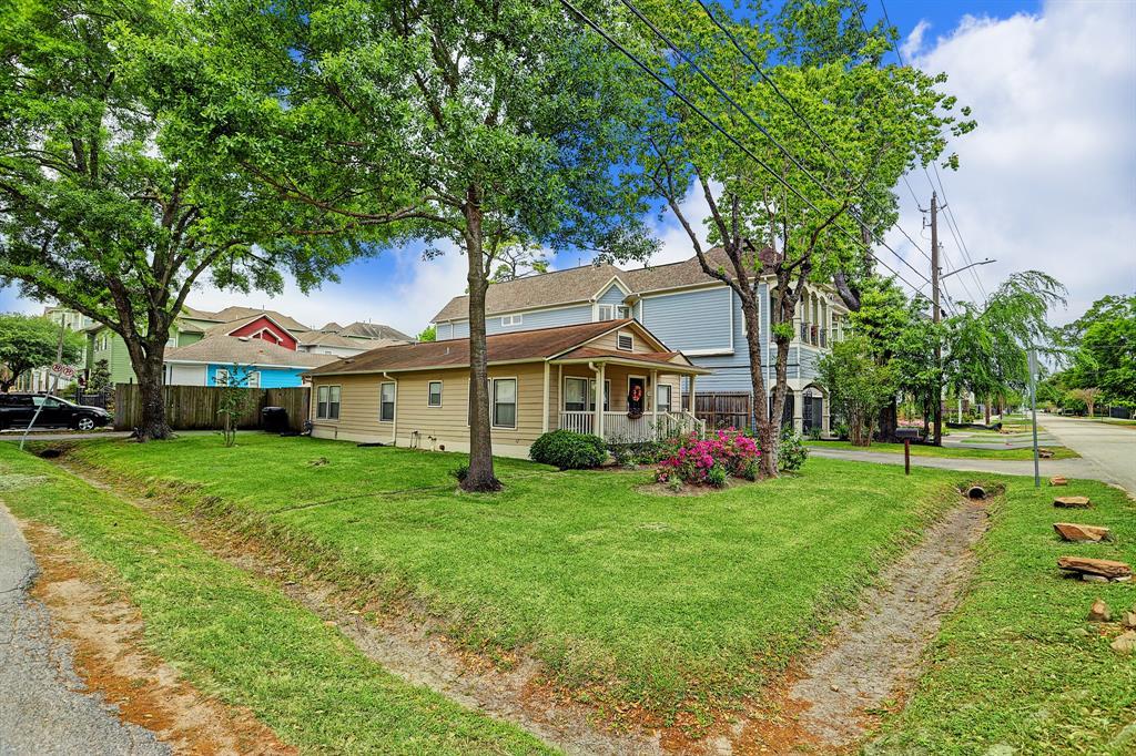 1527 Beall Street - Photo 1