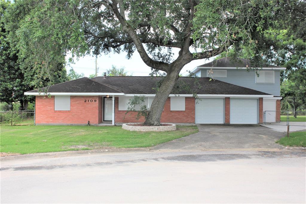 2109 Evergreen - Photo 1