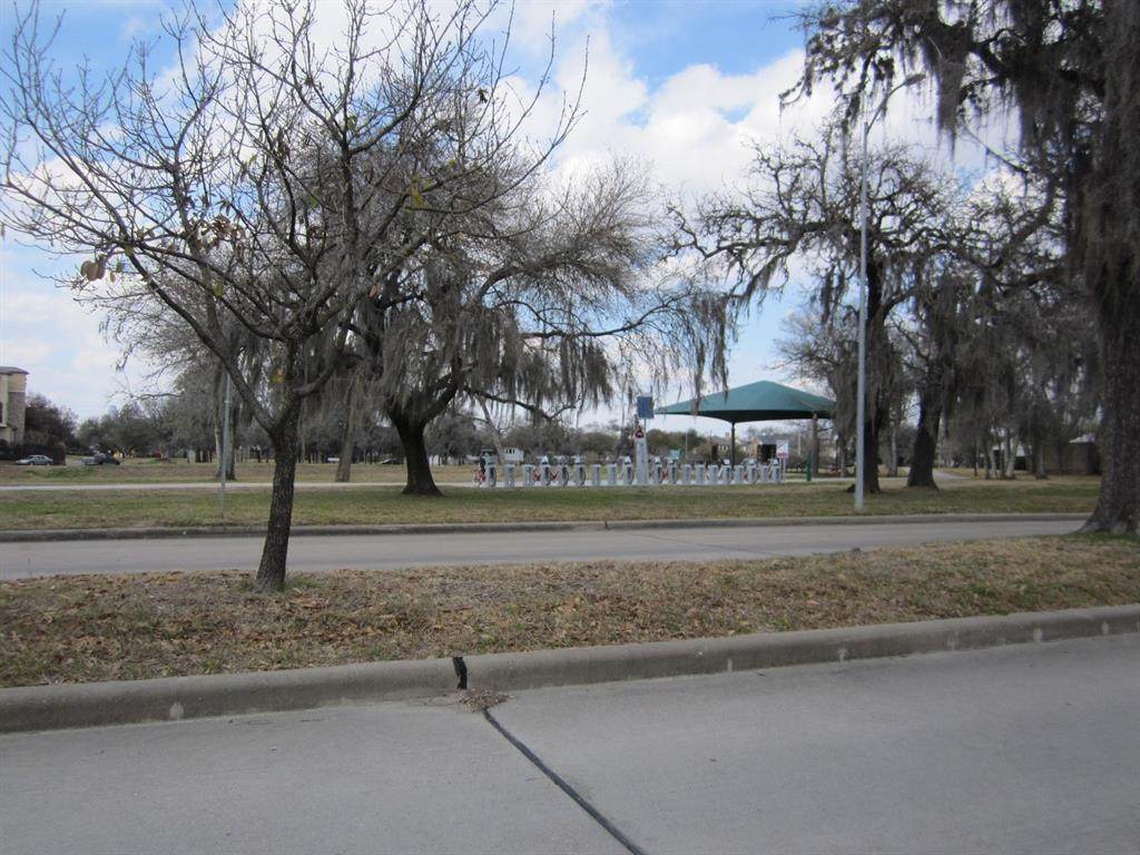 2811 Braeswood Boulevard - Photo 1