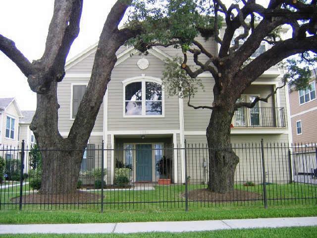 1323 Paige Street - Photo 1