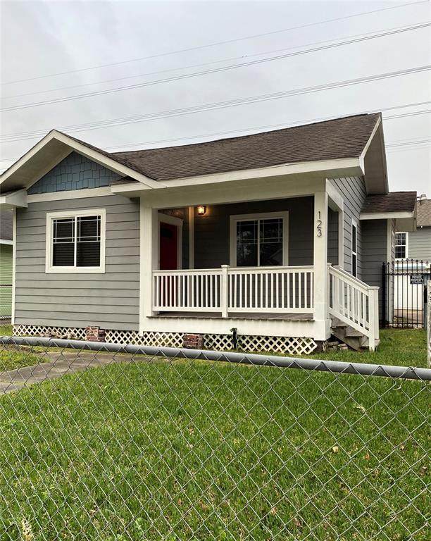 123 Woodvale Street - Photo 1