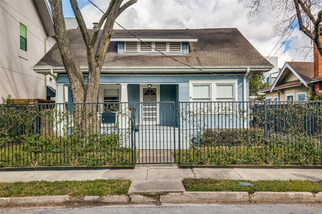 1114 Drew Street - Photo 1