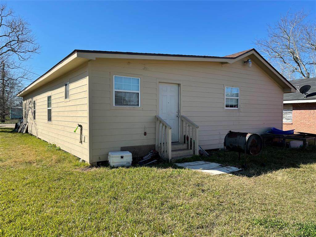 709 Matthews Street - Photo 1