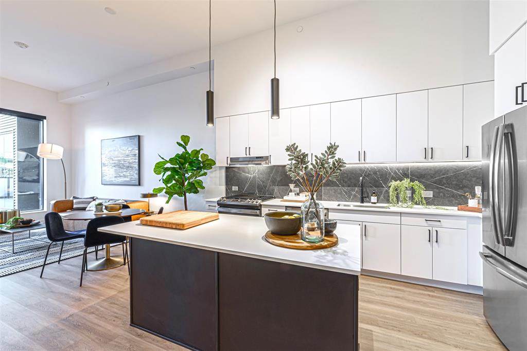 2404 Navigation Boulevard - Photo 1