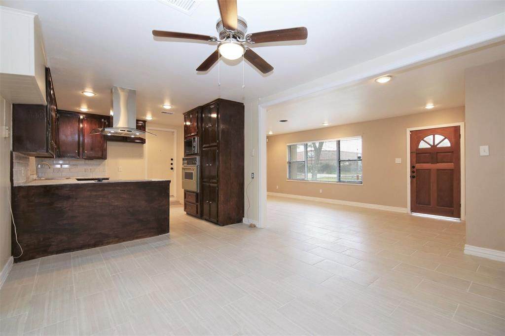 8811 Emnora - Photo 1