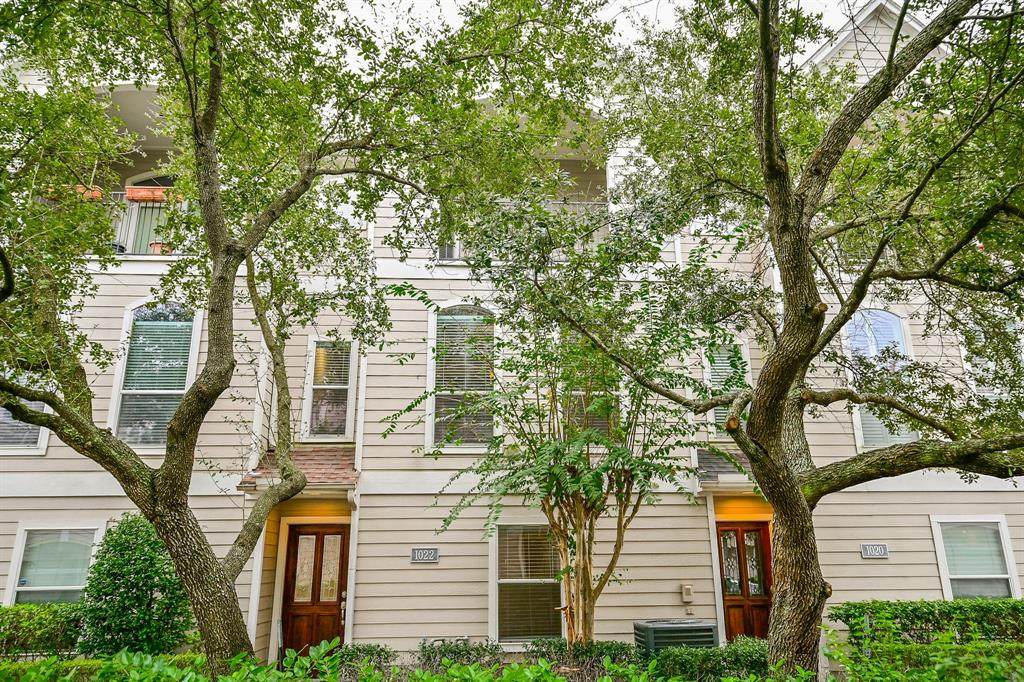 1022 La Rue Street - Photo 1