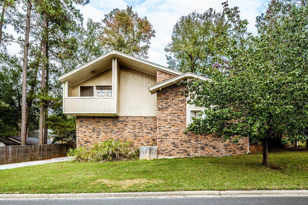 422 River Oaks Drive - Photo 1