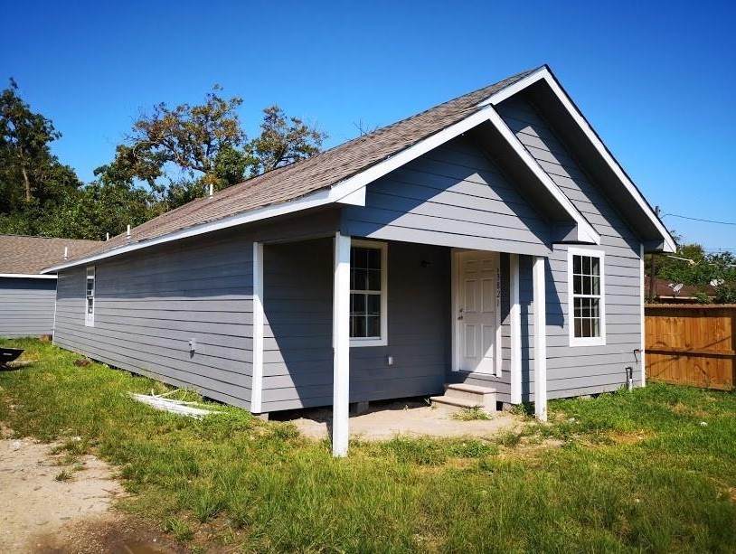 3821 Wipprecht Street - Photo 1