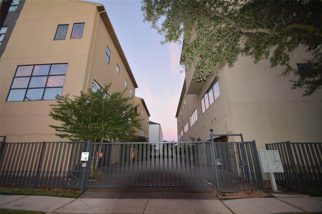 4804 Chenevert Street - Photo 1