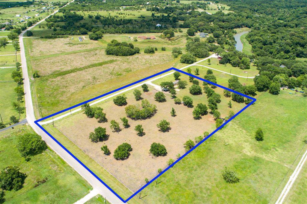 10407 County Road 200 - Photo 1
