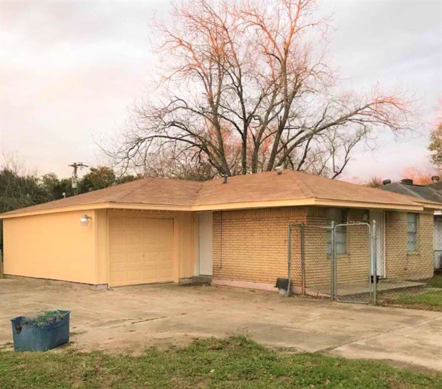 1126 Main Street - Photo 1