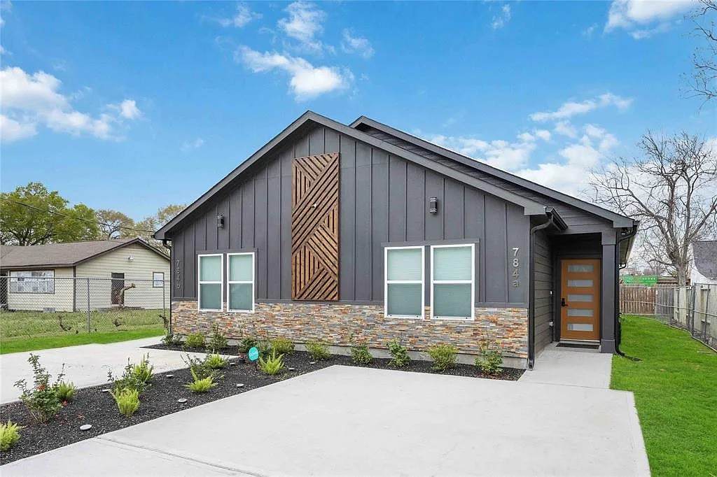 784 Enterprise Street - Photo 1