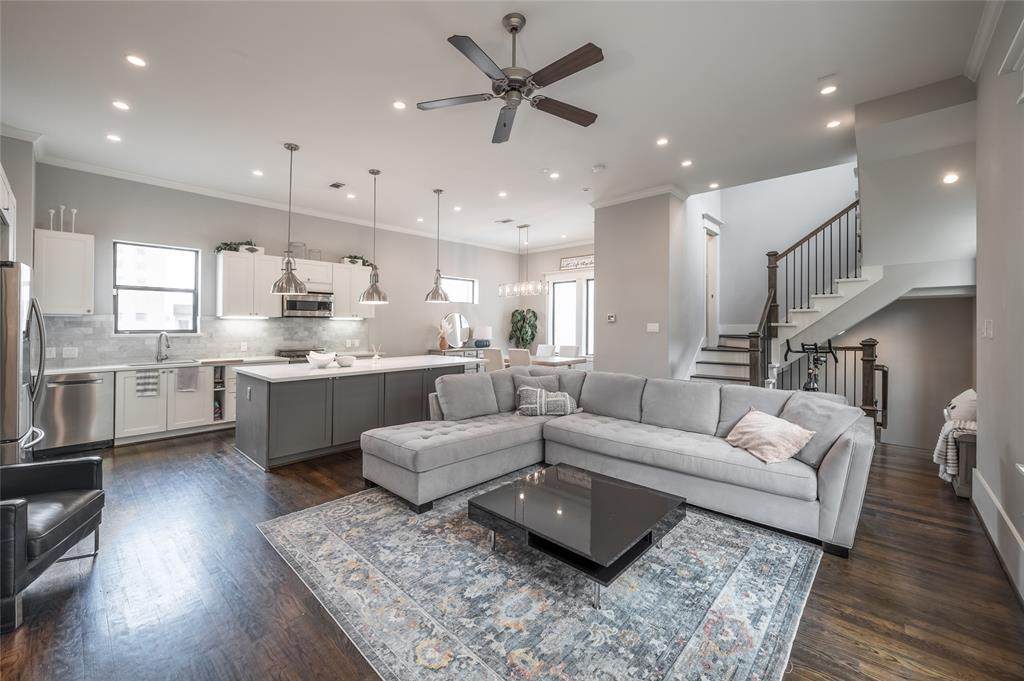 5614 Darling Street - Photo 1