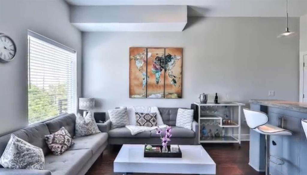 1011 Studemont Street - Photo 1